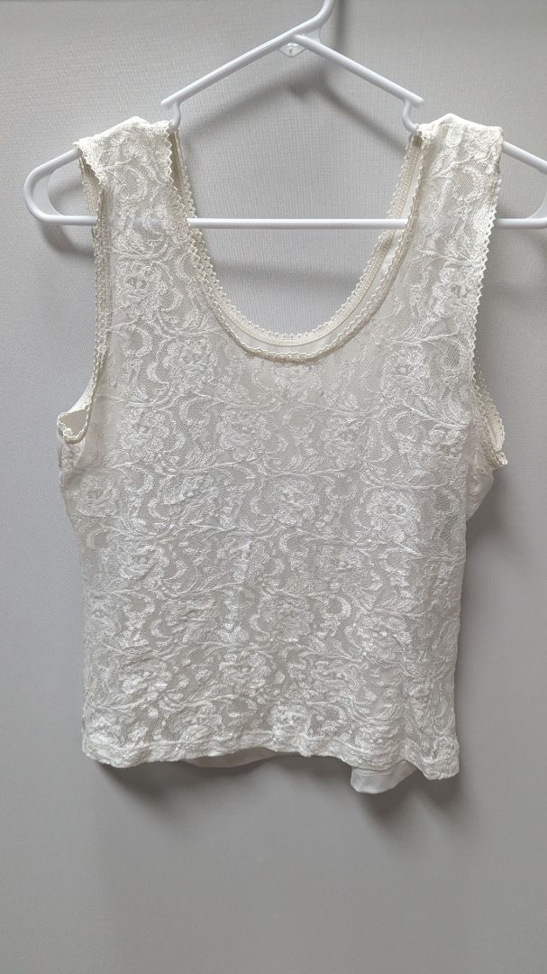 Cinejour Ivory Lace-Front Sleeveless Blouse