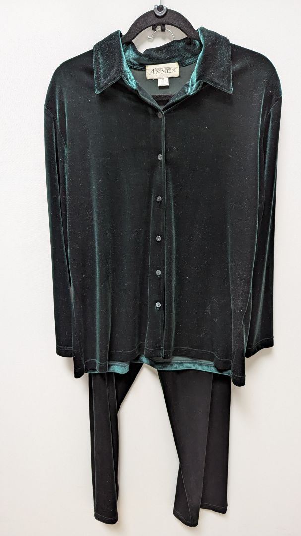 Casual Corner ANNEX Dark Green Velvet Clothing Set