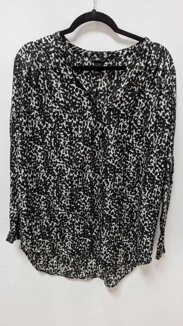 H&M Black/White Printed Button-Down Blouse