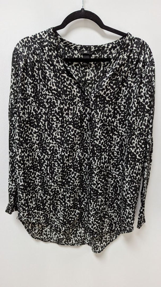 H&M Black/White Printed Button-Down Blouse