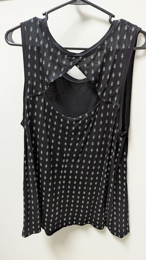 Old Navy Black Printed Keyhole Back Tank