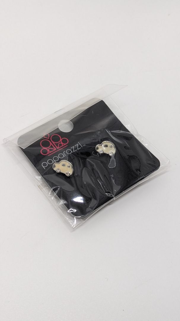 Paparazzi Cream/Silver Car Stud Earrings