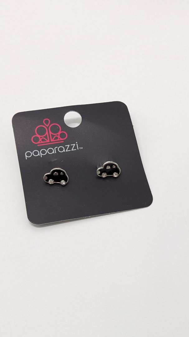 Paparazzi Black/Silver Car Stud Earrings