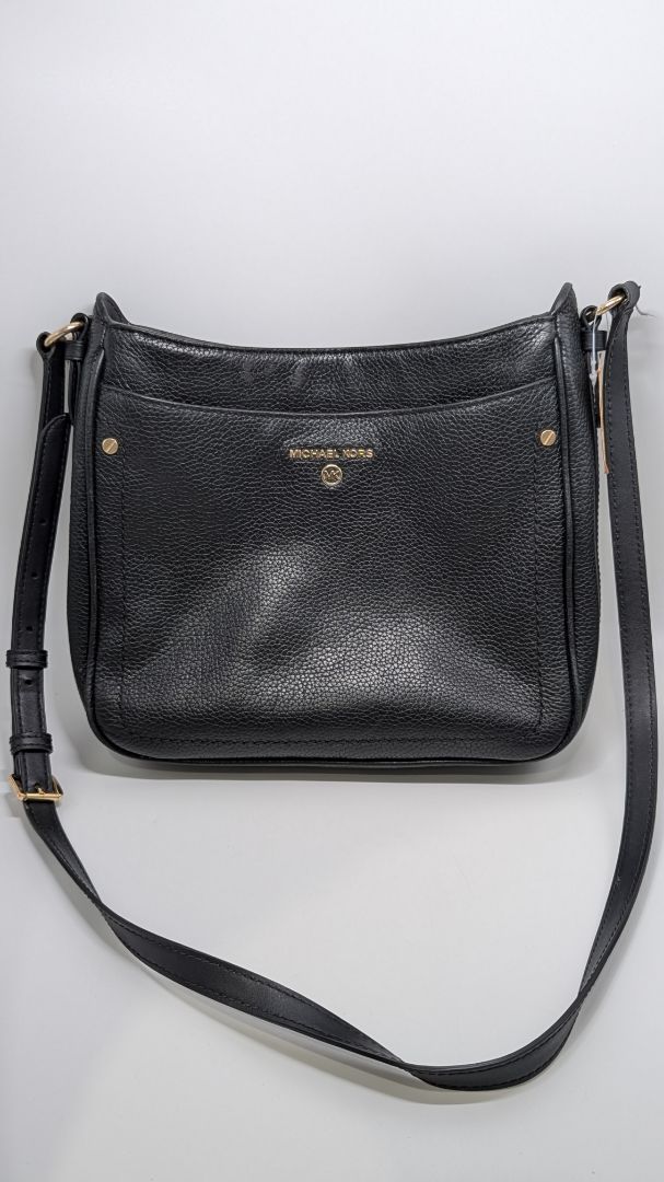 Michael Kors Black Jet Set Charm Crossbody Purse