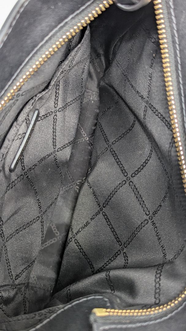 Michael Kors Black Jet Set Charm Crossbody Purse