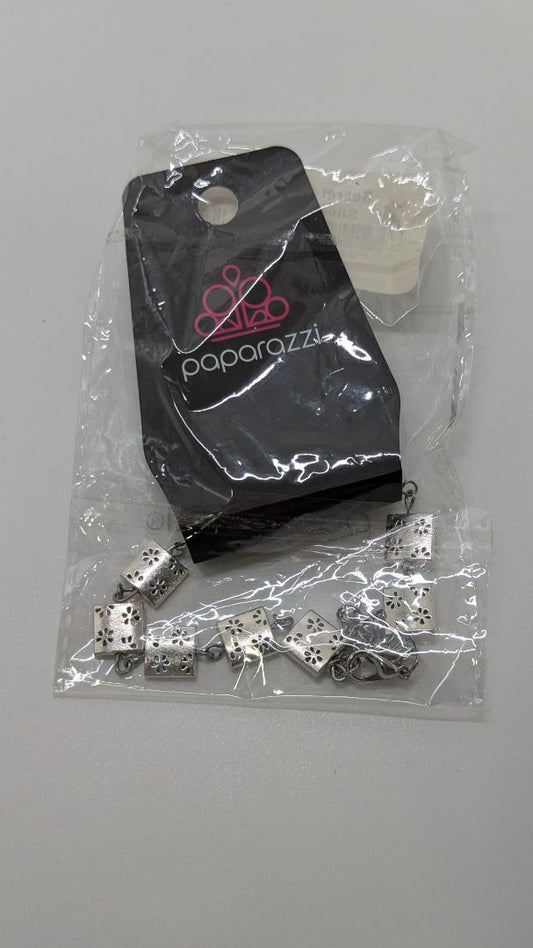 Paparazzi Silver Gardenia Chain Bracelet