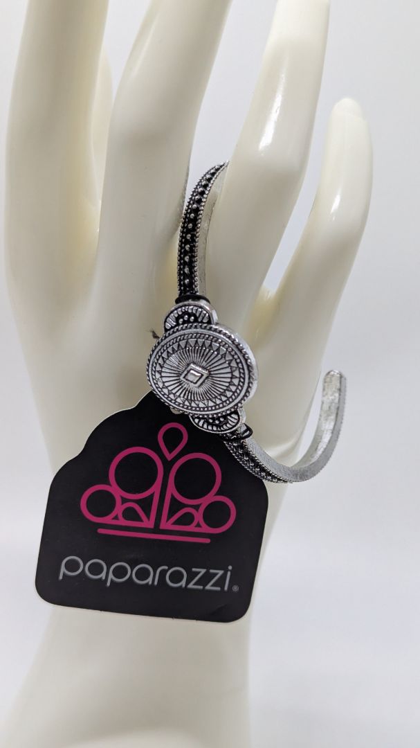 Paparazzi Silver Open Medallion Bangle Bracelet