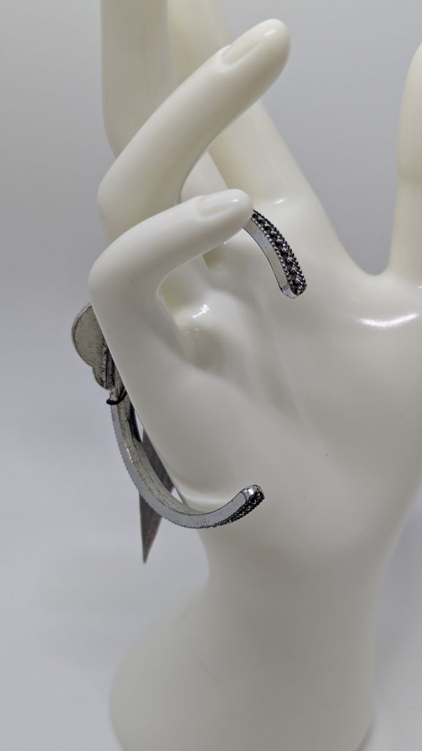 Paparazzi Silver Open Medallion Bangle Bracelet