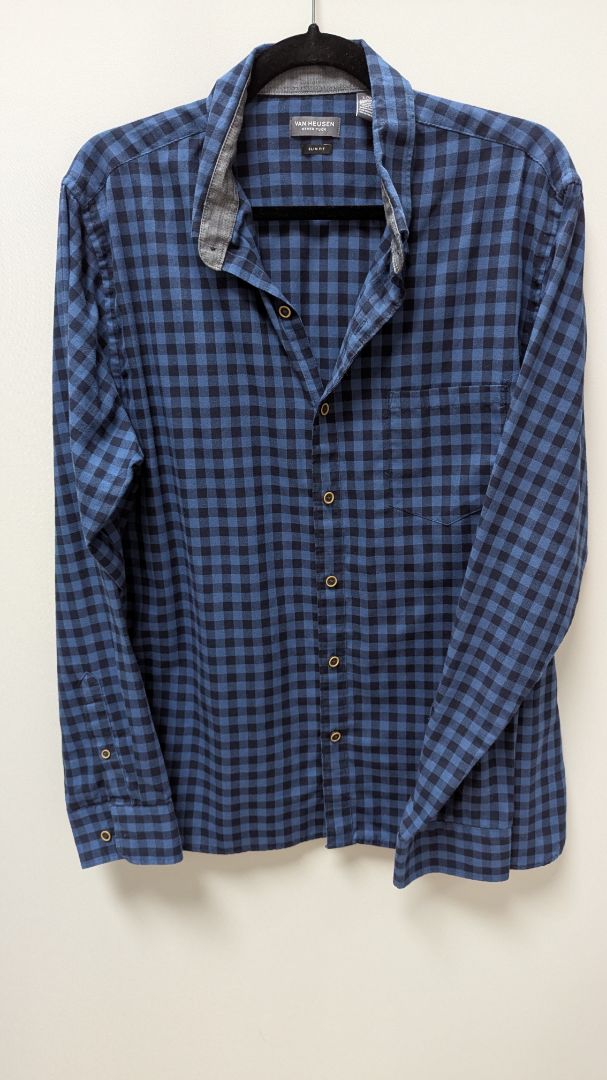 Van Heusen Dark Blue/Black Plaid "Never Tuck" Slim-Fit Flannel Shirt