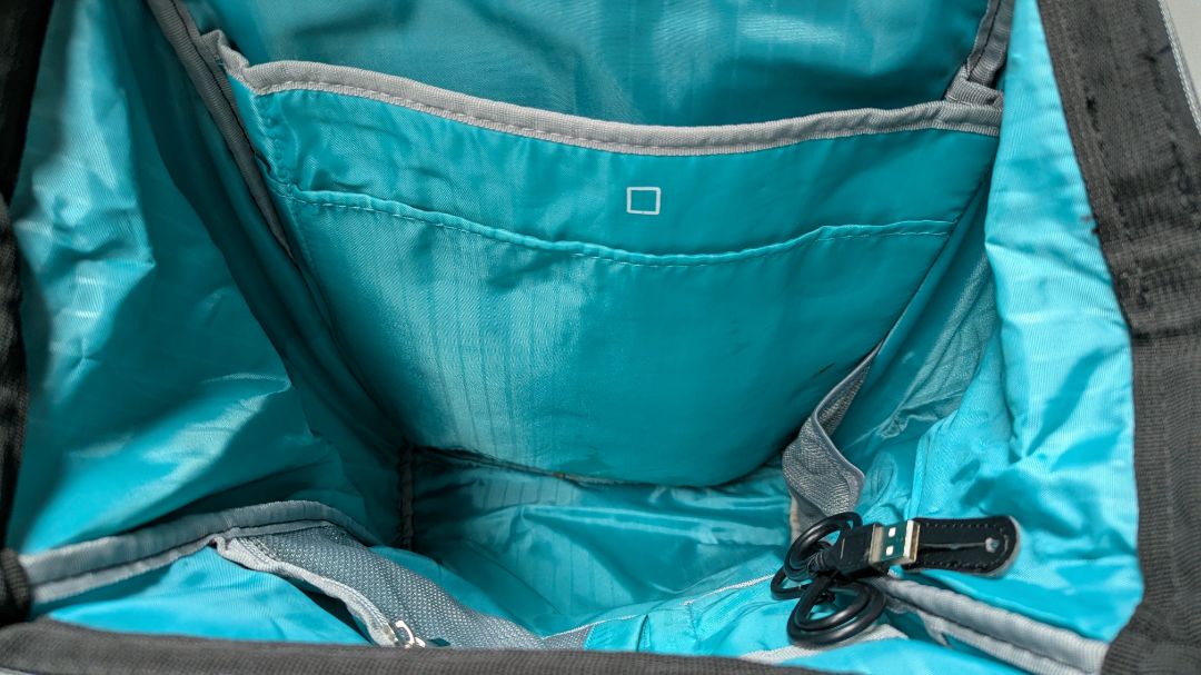 Kroser Black/Gold Travel Laptop Backpack