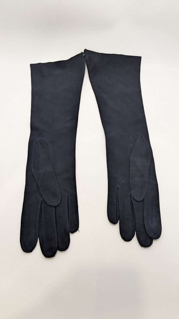 Black Mid-Arm Length Felt Gloves