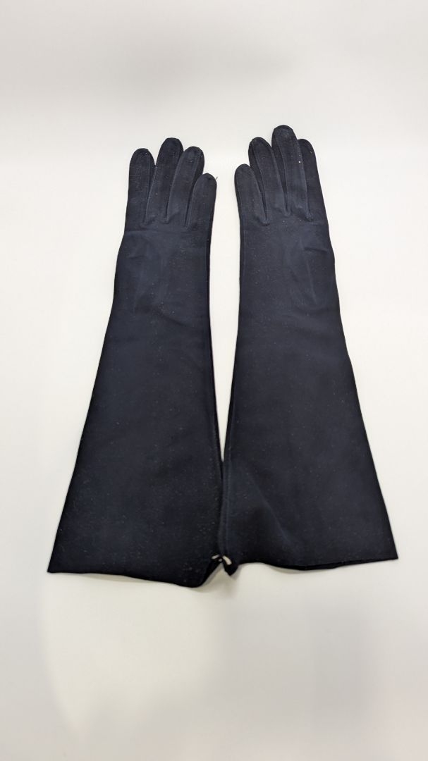 Black Mid-Arm Length Felt Gloves