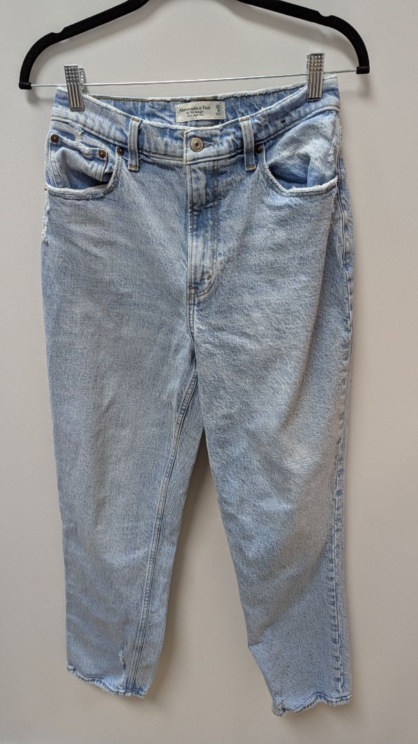 Abercrombie & Fitch Light Wash 90s Straight Jeans