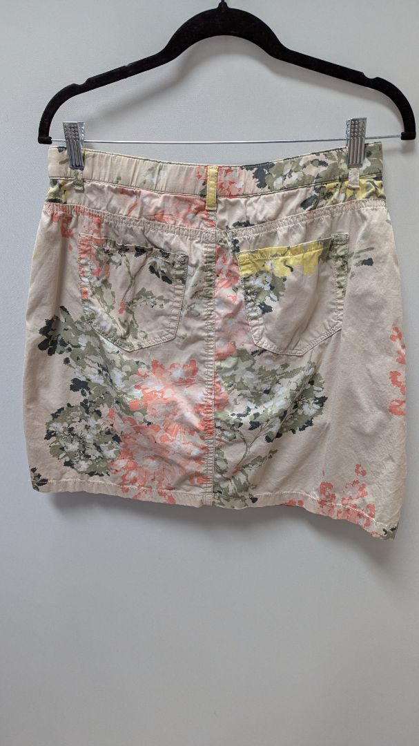 Croft & Barrow Tan Floral Casual Skort