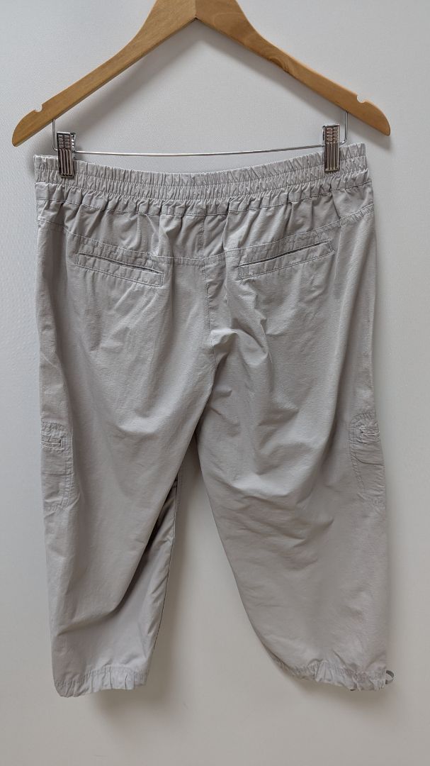 Danskin Light Grey Capri Cargo Casual Pants