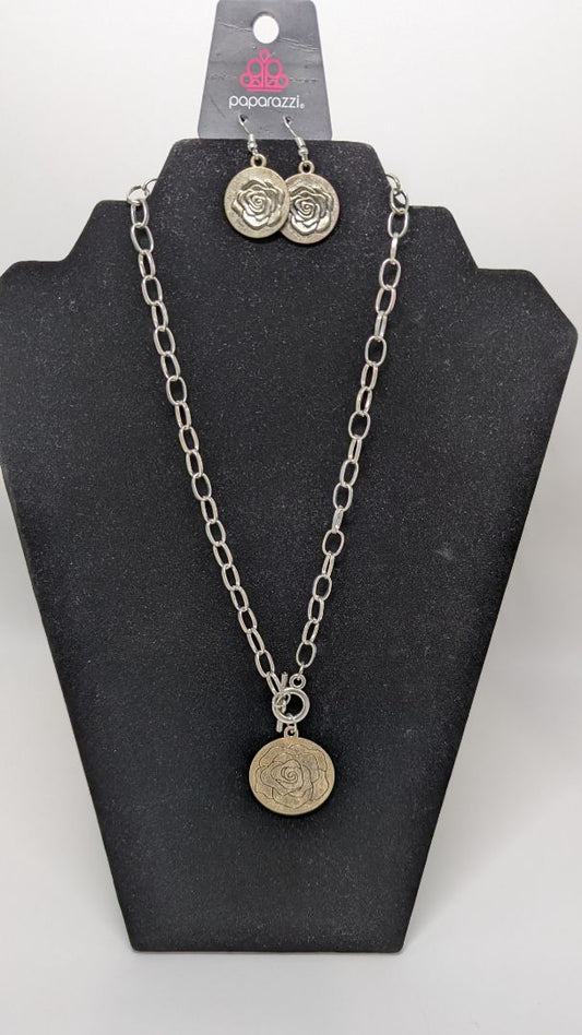 Paparazzi Silver Rose Medallion Necklace Set