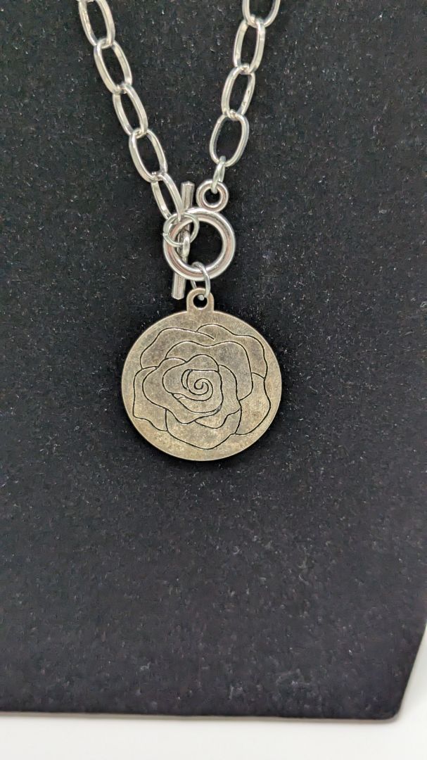 Paparazzi Silver Rose Medallion Necklace Set