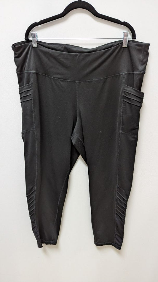 AVE Leisure Black Pleated Active Capri Leggings