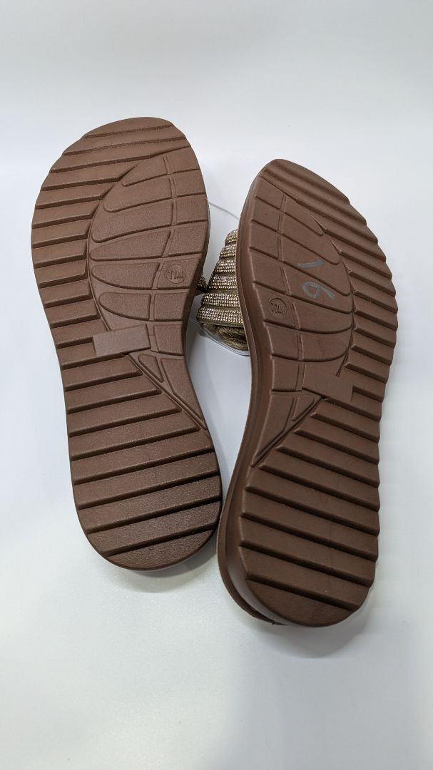 ANDIAMO Gold Abandy Embellished Platform Sandals