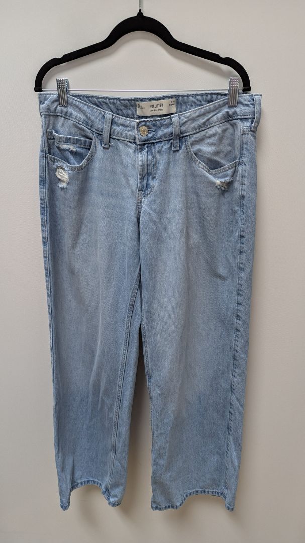 Hollister Light Wash Low-Rise Baggy Jeans