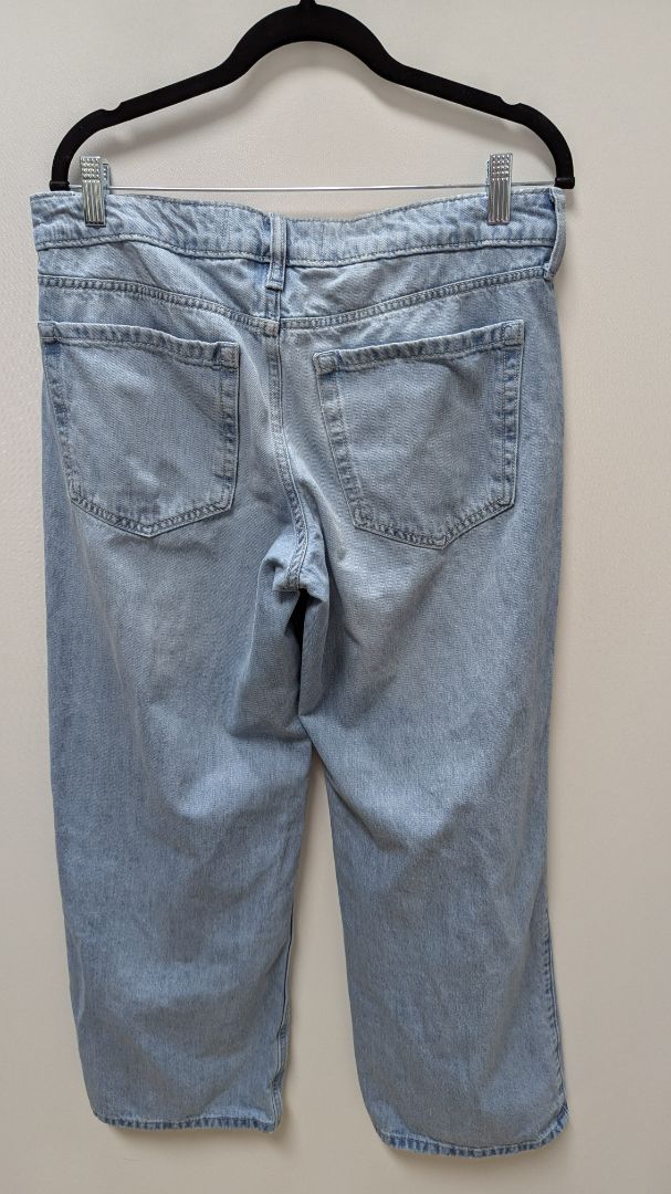 Hollister Light Wash Low-Rise Baggy Jeans