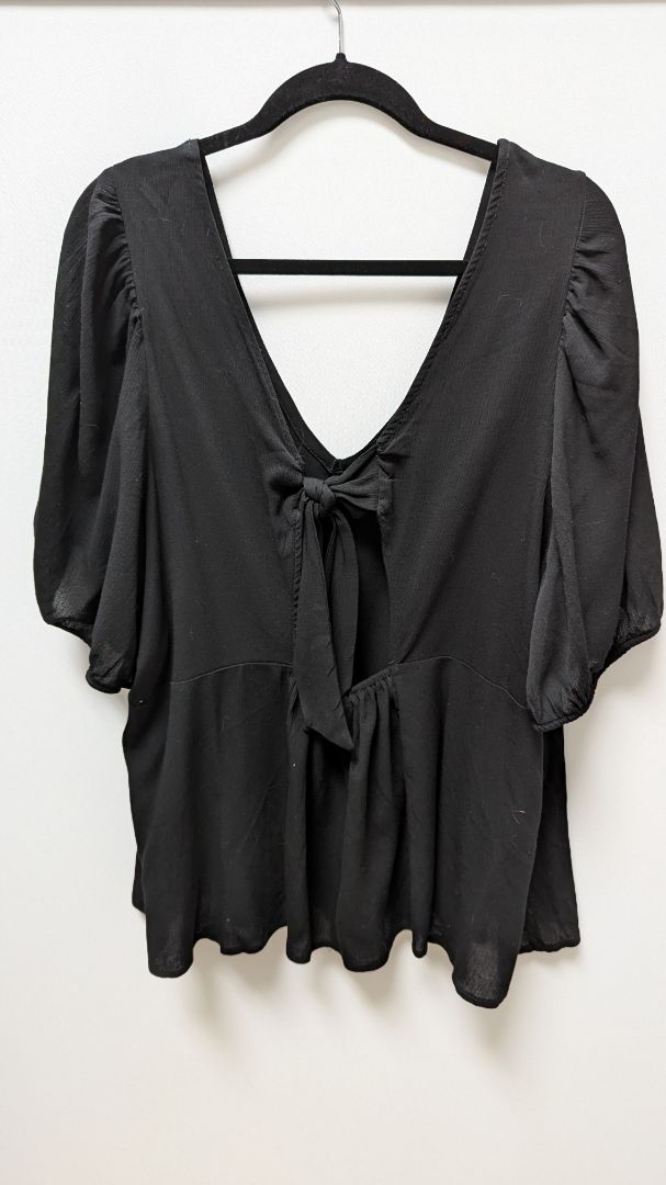 Torrid Black Crinkle Gauze Tie-Back Puff Sleeve Blouse