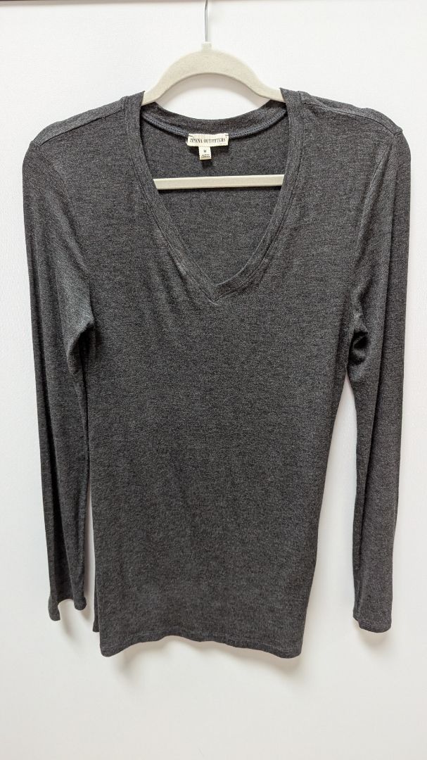 Zenana Outfitters Dark Grey Long-Sleeve Tee