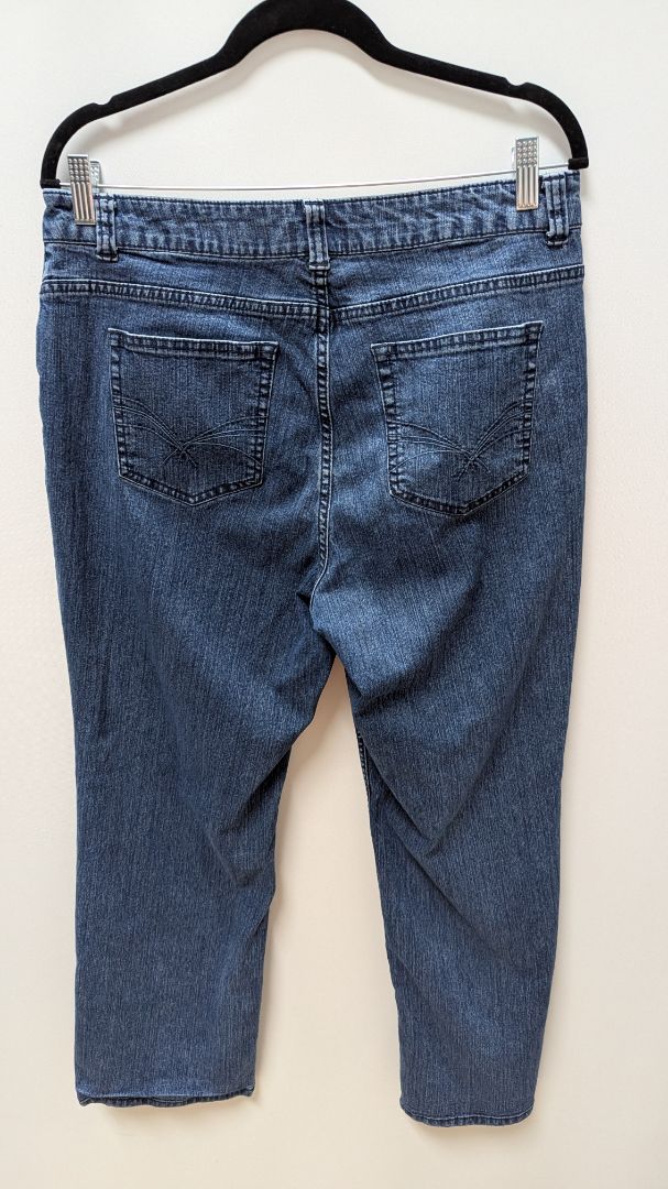 Croft & Barrow Medium Wash "Natural Fit" Straight Jeans