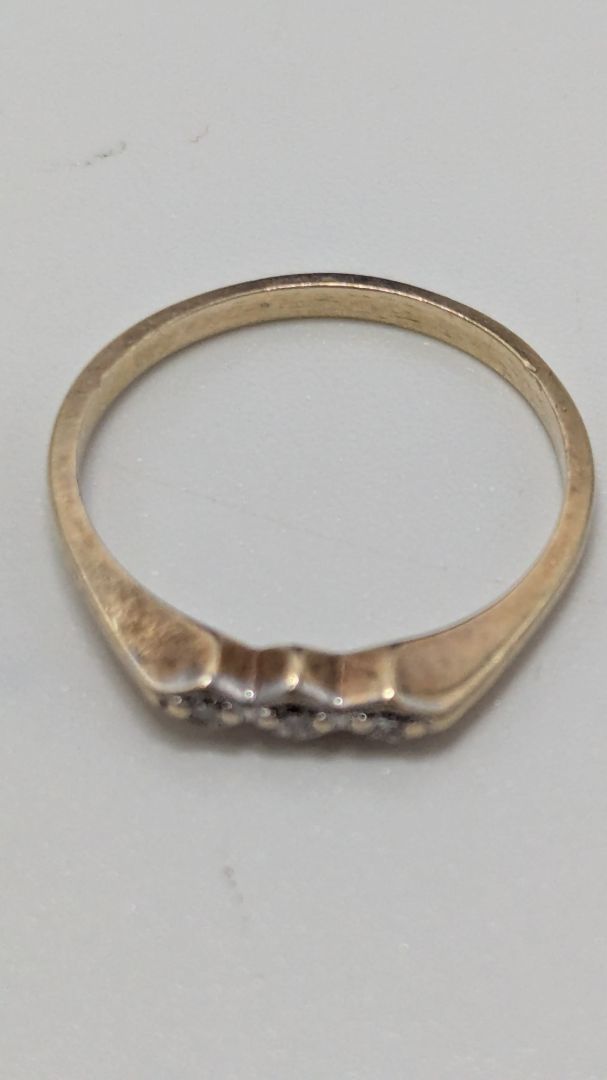 Gold/White Thin Simple 3-Gemstone Ring