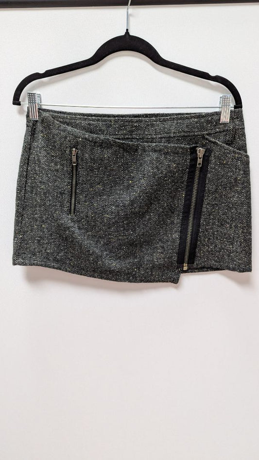 Guess Black Chevron Knit Zippered Mini Skirt