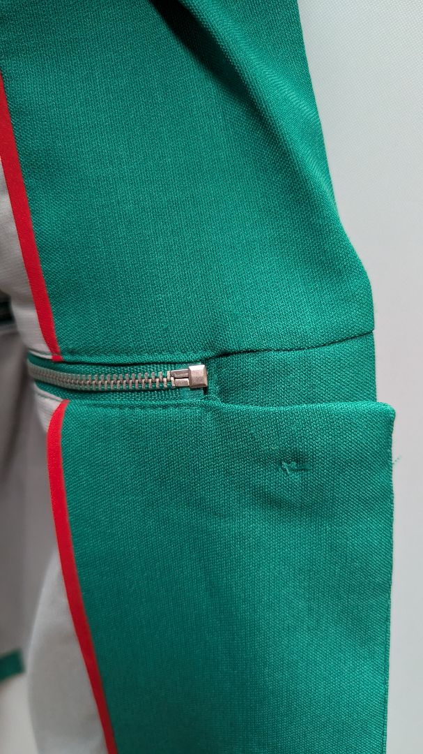 C.LECTIVE Emerald Green Convertible Zippered Blazer