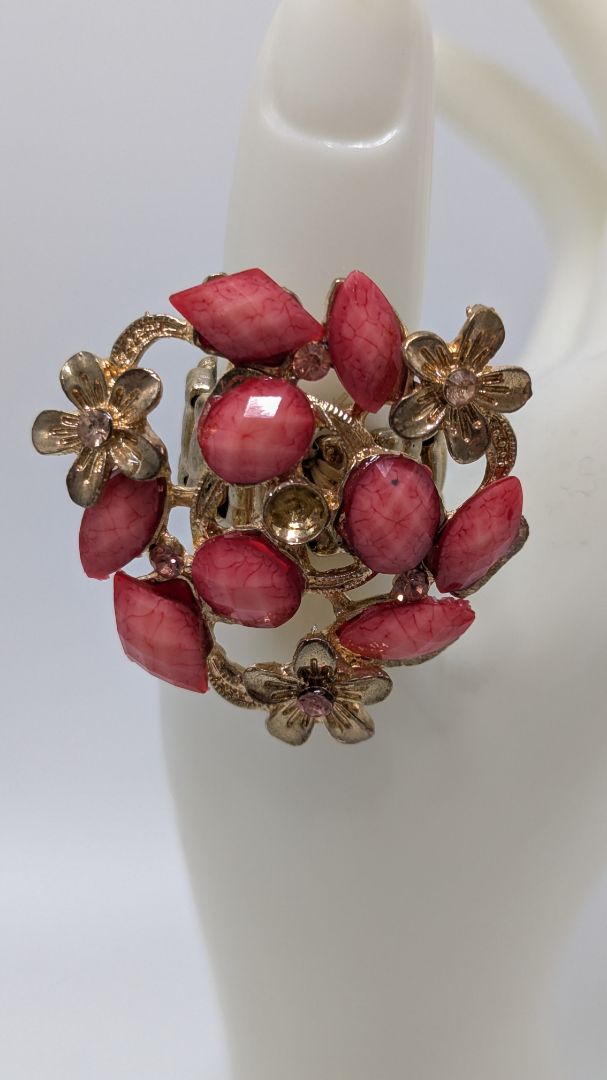 Gold-Tone Pink Stone Metal Flowers Ring