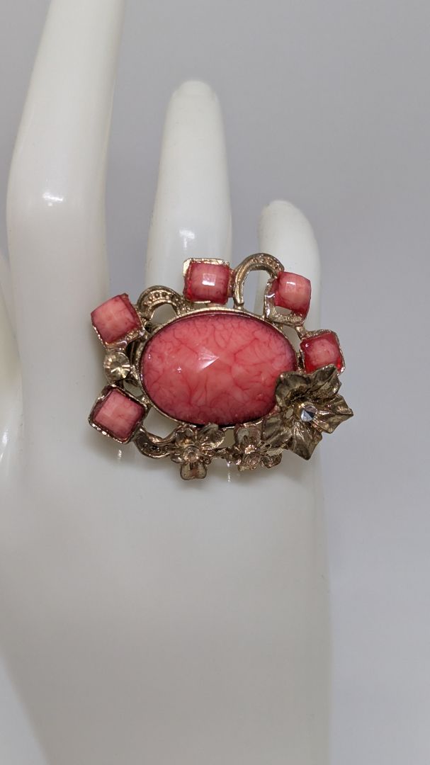 Gold-Tone Pink Oval Stone Flower Ring
