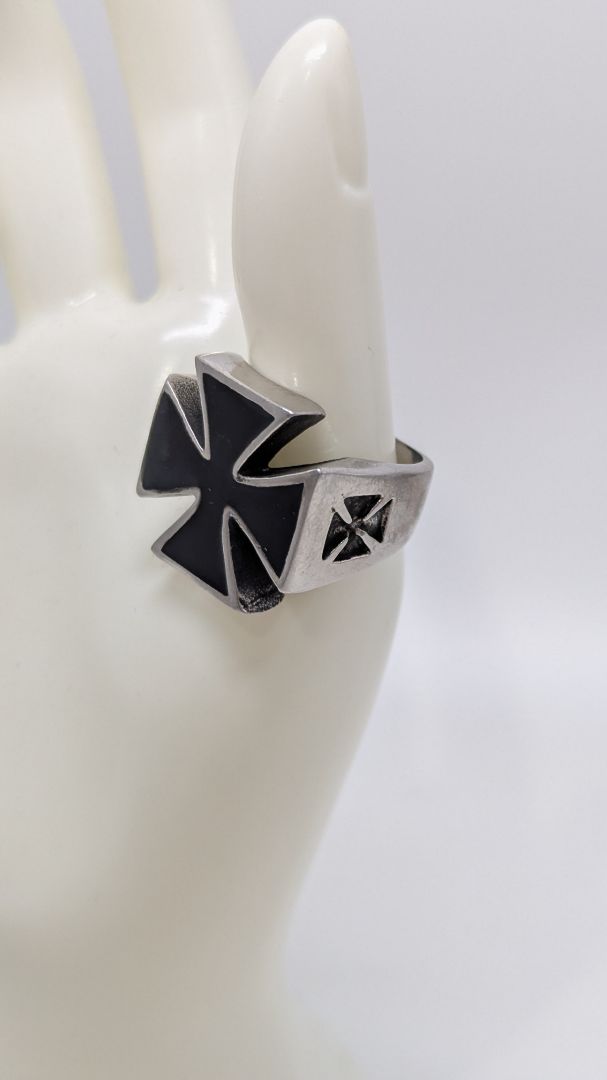 Silver/Black Engraved Cross Ring