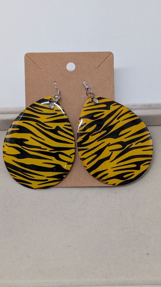 Silver/Yellow Tiger Striped Oval Tin Metal Dangle Earrings