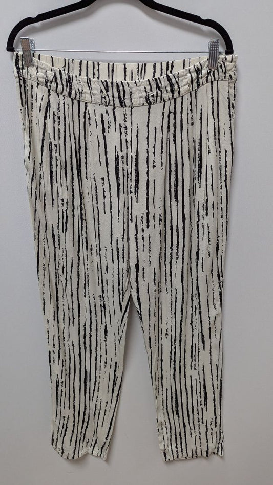 Gianni Bini Ivory Zebra Striped Casual Pants