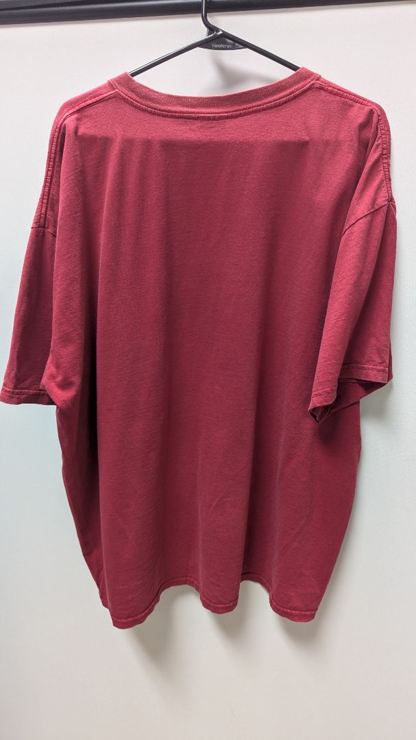 Gildan Men's Red "UNLV" Short-Sleeve Graphic Tee