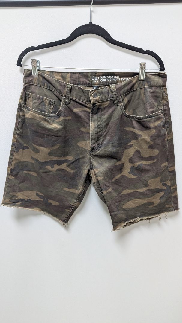 Gap Dark Green Camo Slim Stretch Shorts