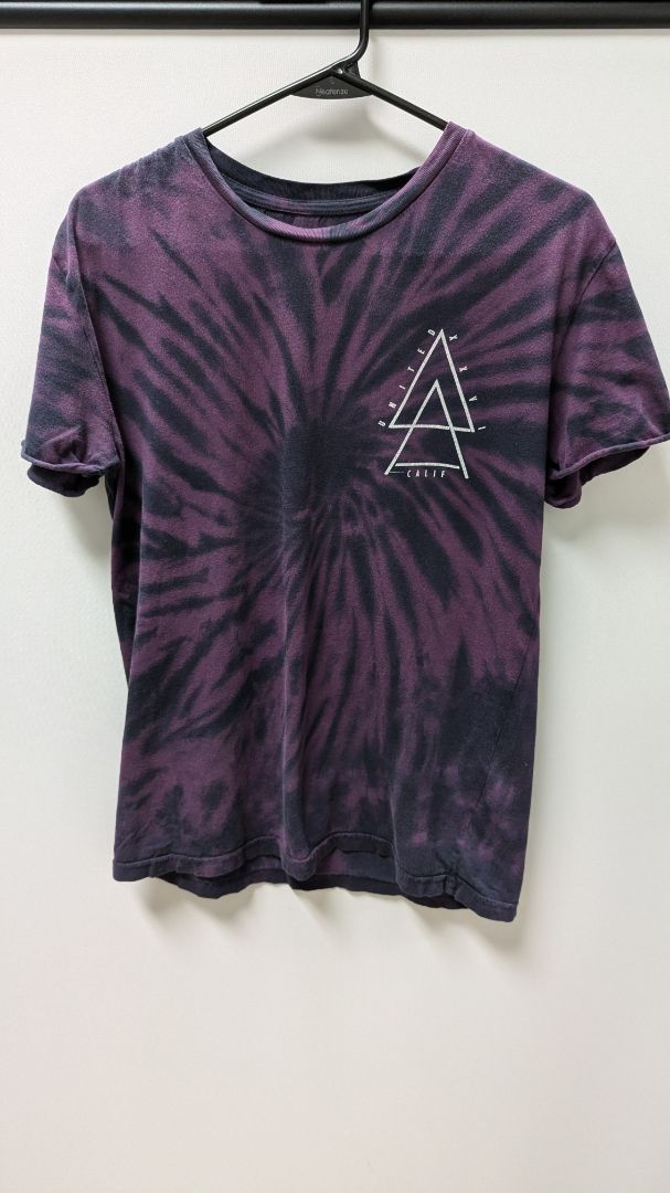 UNITED XXVI Purple Tie-Dye Graphic Tee