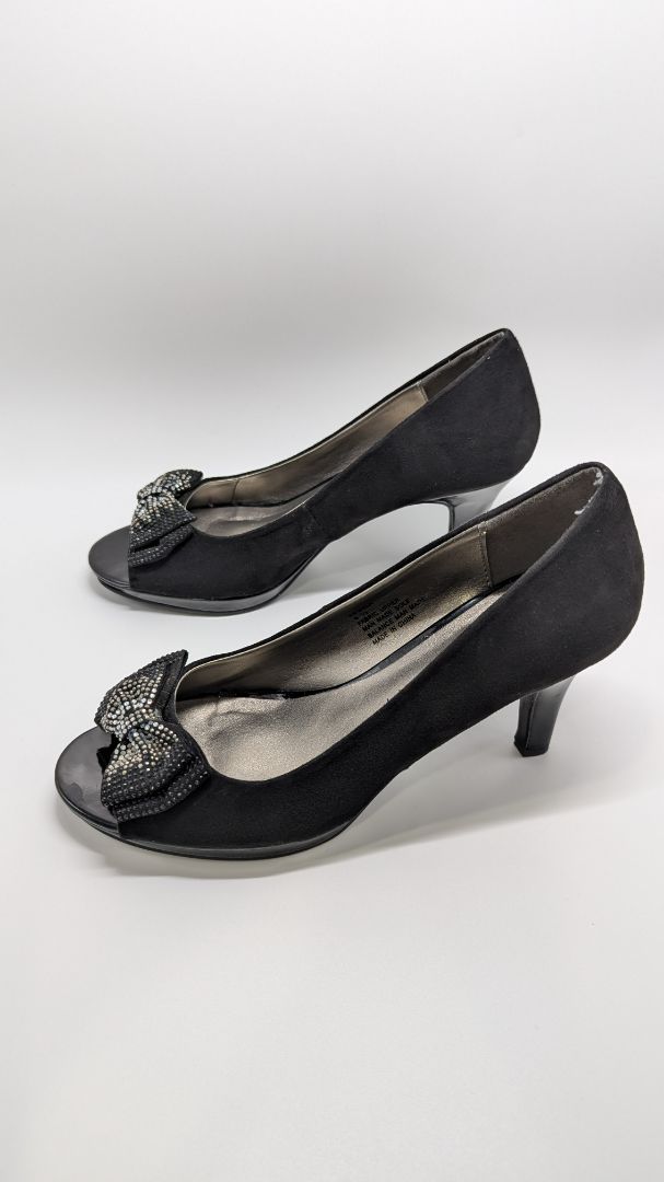 Karen Scott Black Bella Rhinestone Bow Heels