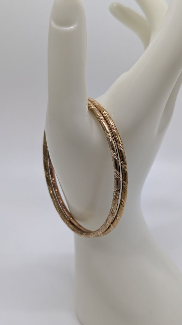Vintage Gold-Tone 2-Piece Sliced Texture Metal Bangle Bracelets Set