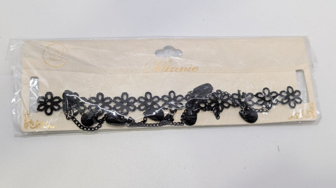 Minnie Black Flower Hanging Bead Crochet Choker Necklace