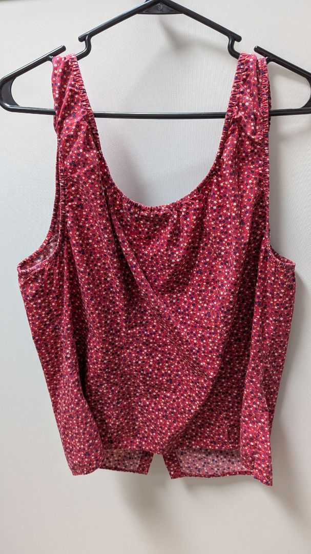 Route 66 Red Floral Sleeveless Button-Down Blouse