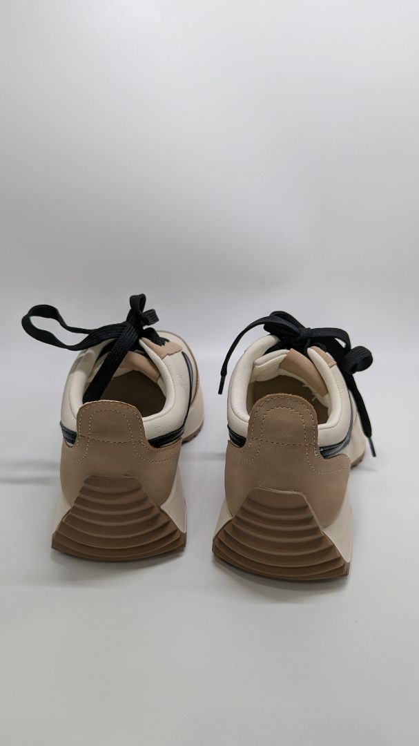Dolce Vita Cream/Tan Color-Block Bynx Sneakers