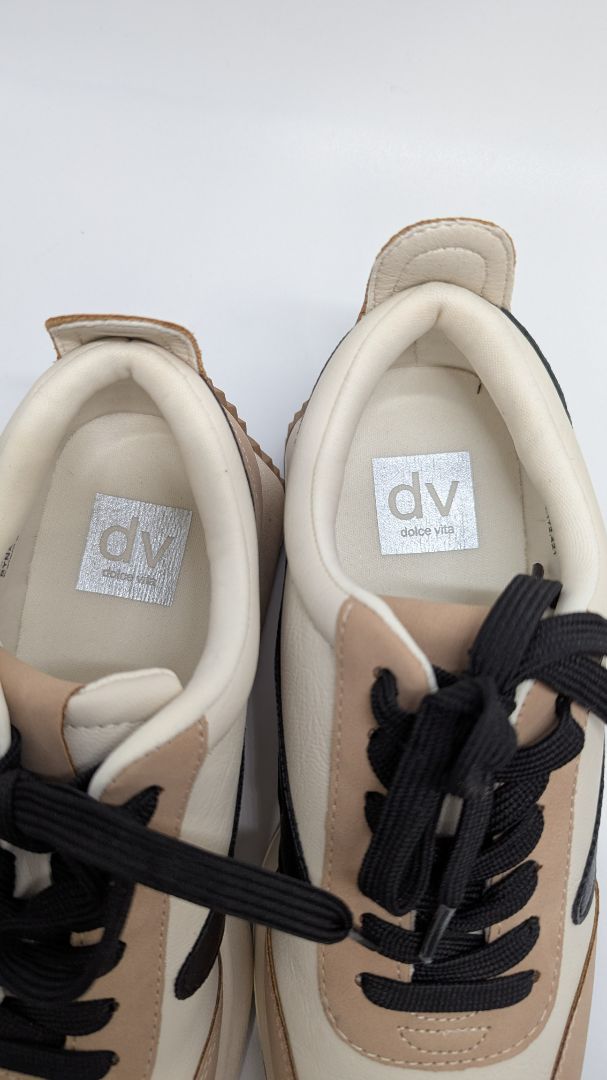 Dolce Vita Cream/Tan Color-Block Bynx Sneakers