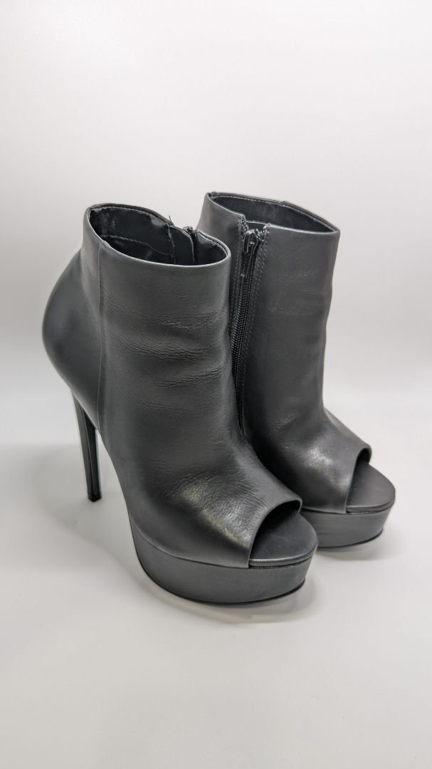 Steve Madden Black Maverick Leather Peep-Toe Ankle Boots