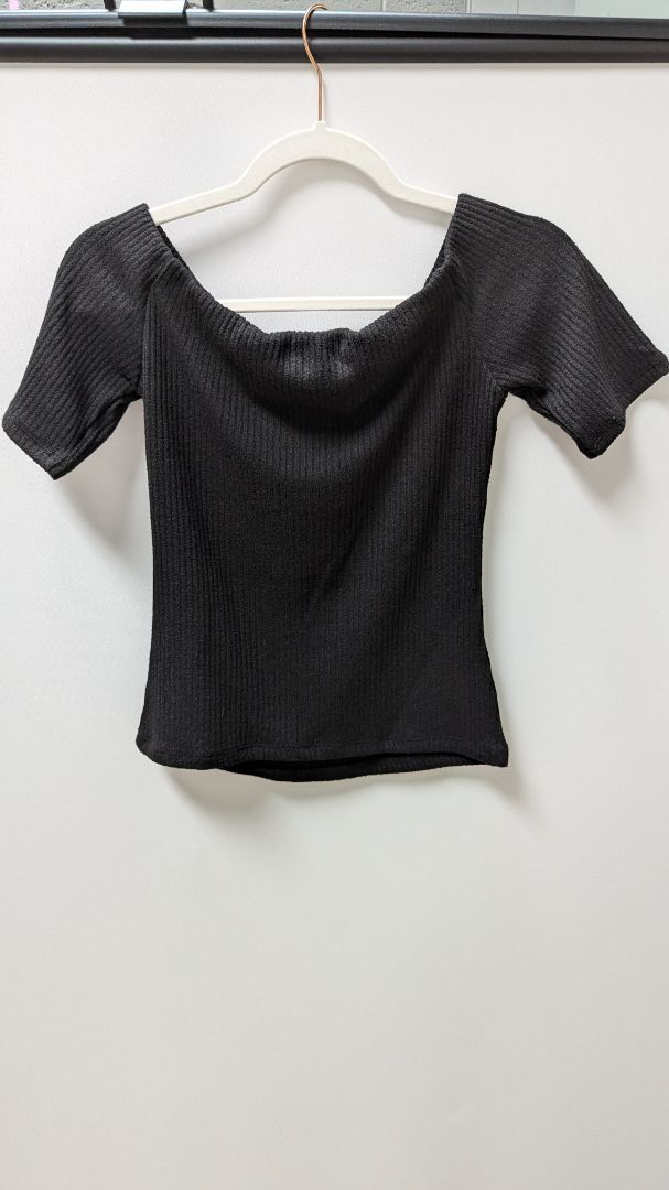H&M Black Ribbed Off-The-Shoulder Blouse