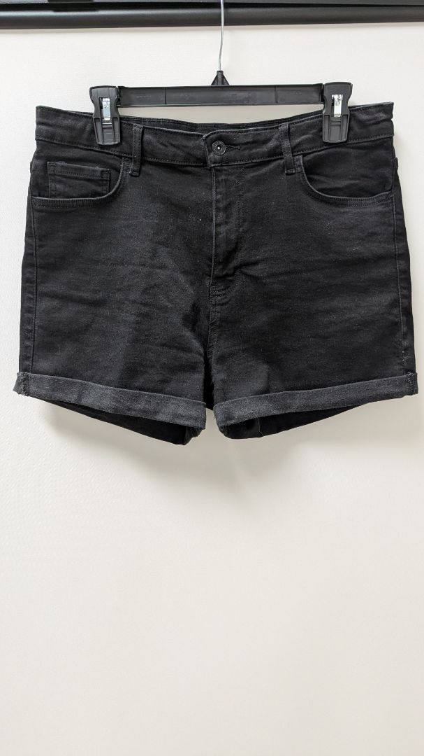 Guess LA Black Cuffed Denim Shorts