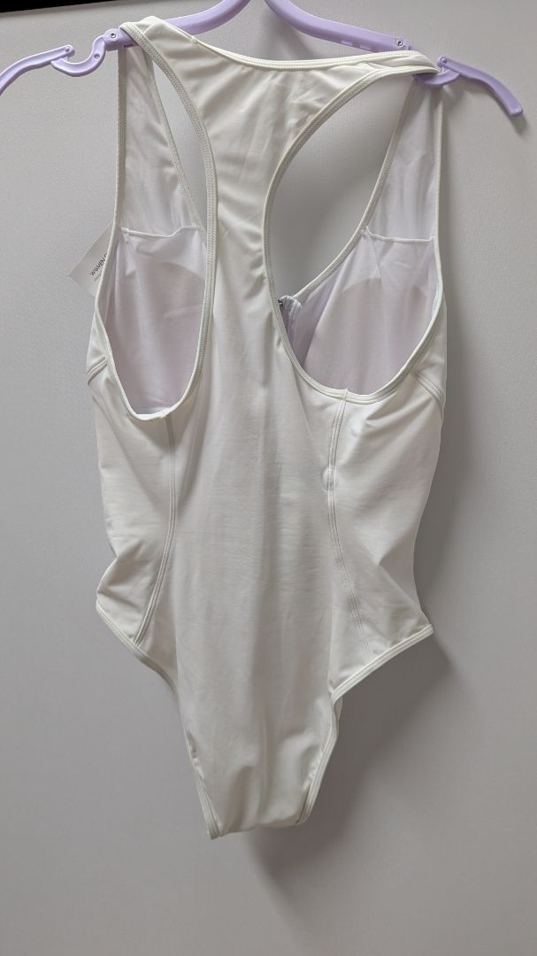 Smart & Sexy White Zip-Up One-Piece Swimsuit