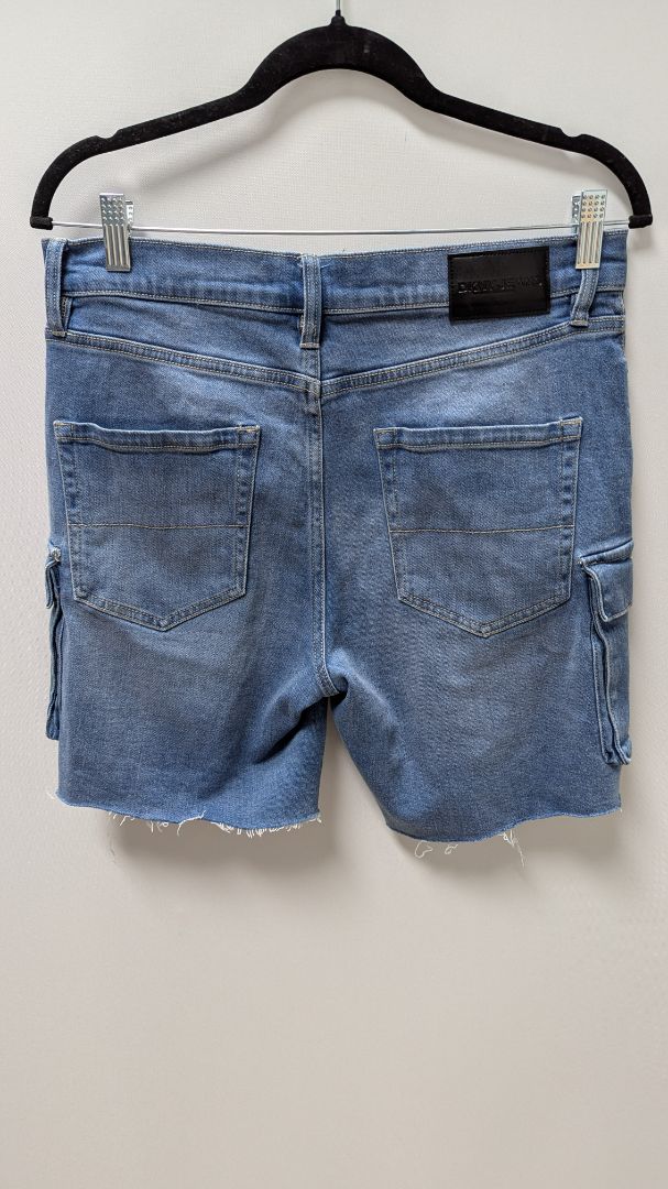 DKNY Jeans Medium Wash Raw Hem Denim Cargo Shorts